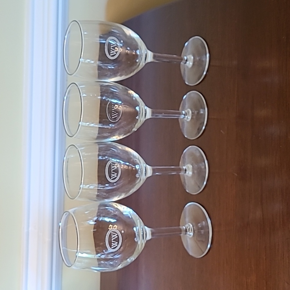 Williamsburg Winery wine glasses